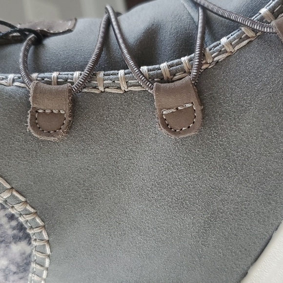 HEY DUDE WOMENS ELOISE BOOTS - Picture 3 of 10